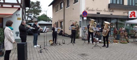 Blechbläsergruppe beim Naturpark-Markt