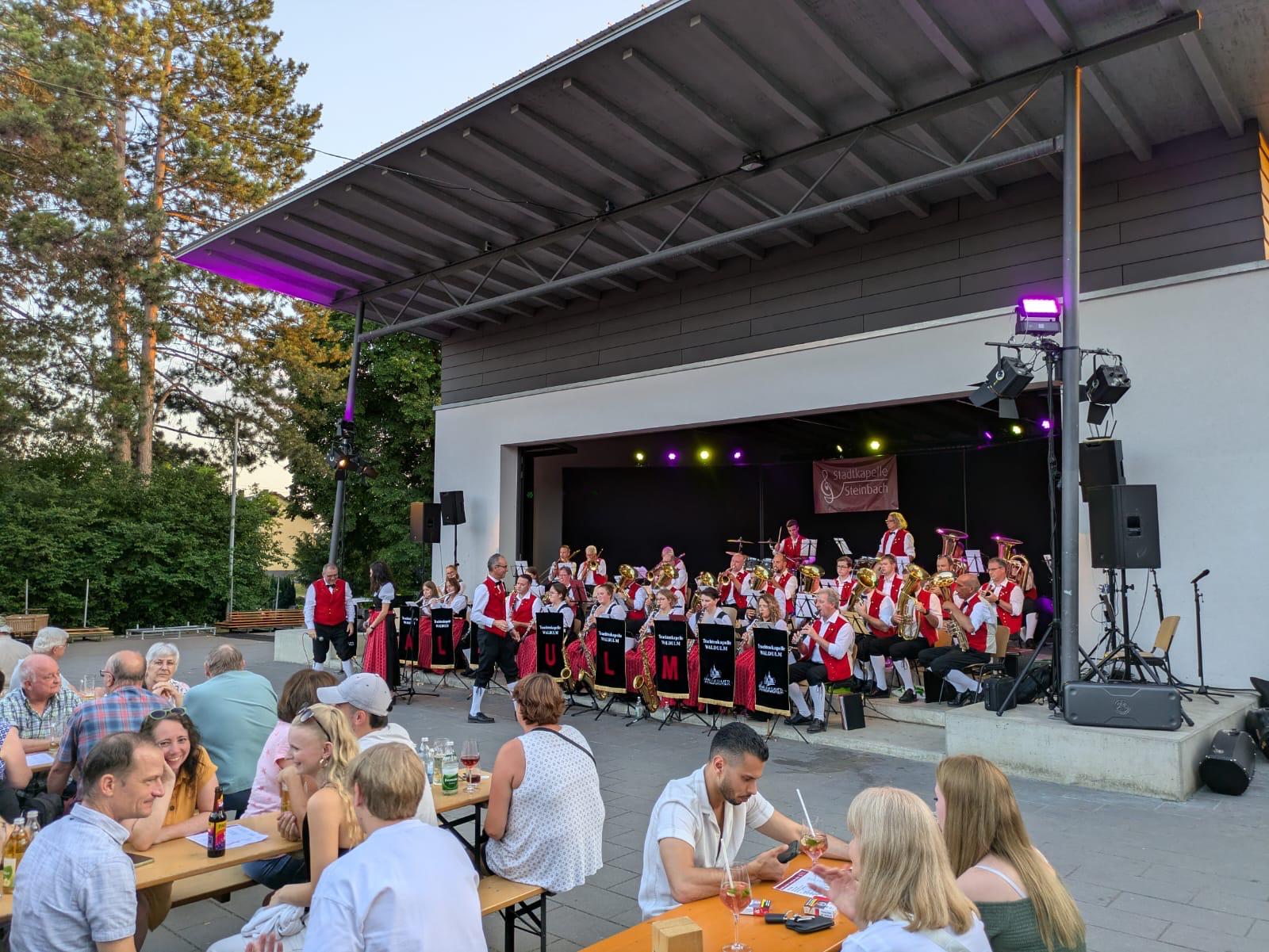 Erster Hock 2025 bei der Stadthalle