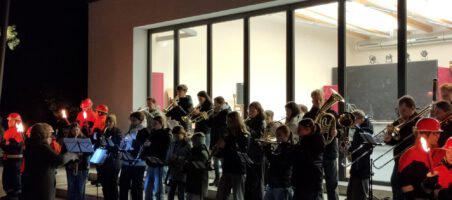 Musikalische Begleitung des St. Martinsumzugs durch die START-Kapelle